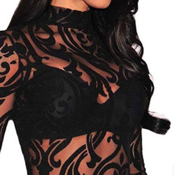 Black 🖤 Velvet Bodysuit - Picture 2 of 7